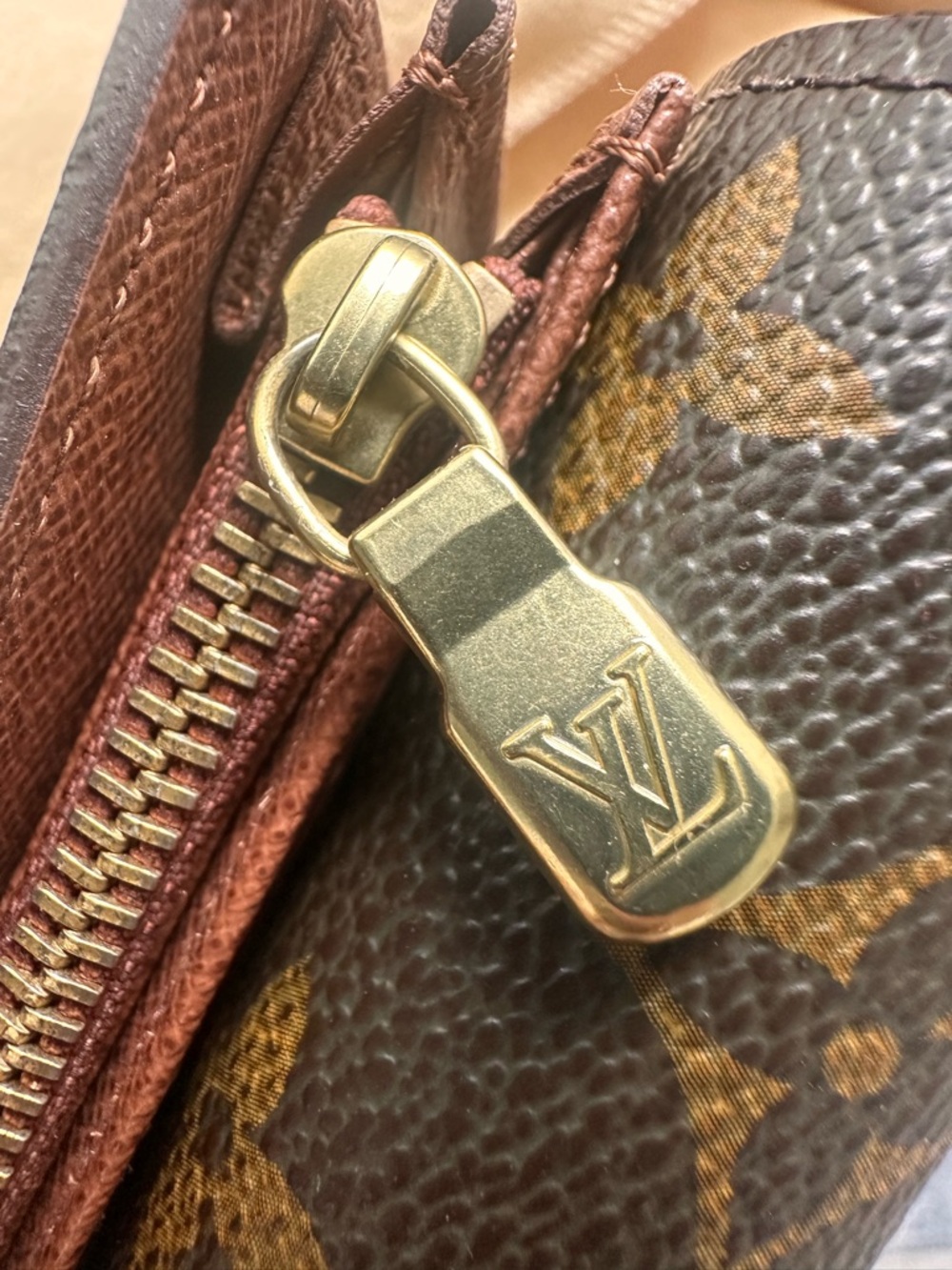 Louis Vuitton Brown and Gold Monogram Snap Wallet Detail - Picture 12 of 14